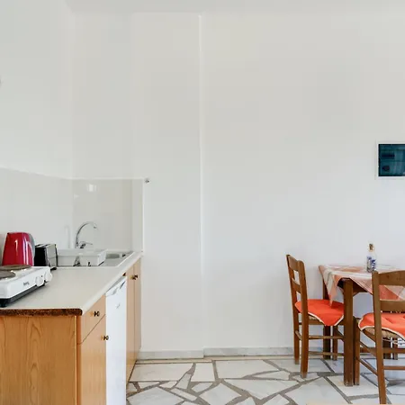 Ilios And Irene 3 Bed & Breakfast 4*
