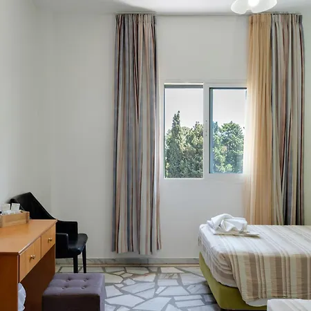 Ilios And Irene 3 Bed & Breakfast